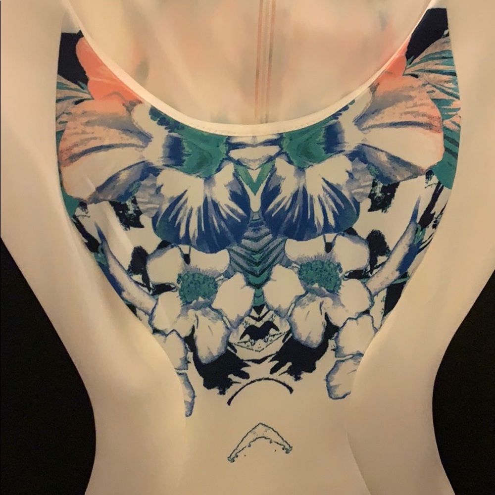 Flower Dress - Picture 4 of 4
